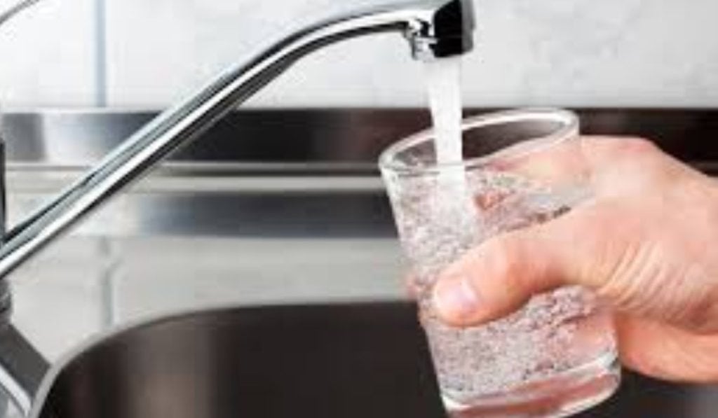 Gedestilleerd water vs demiwater